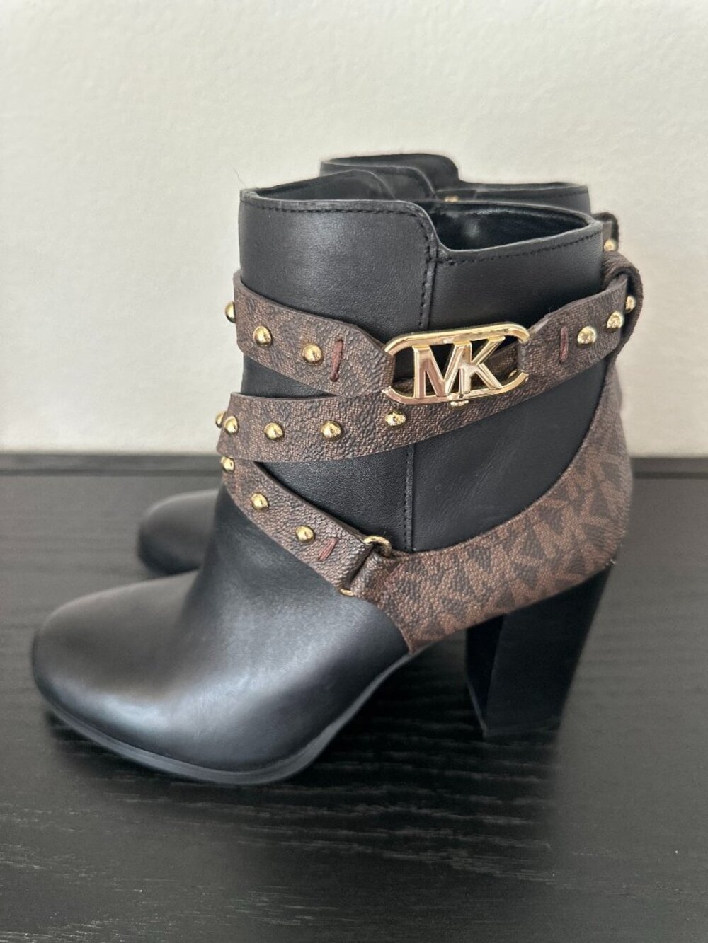 Brand new MICHAEL Michael Kors ankle boots, size 6, never worn. New without tag